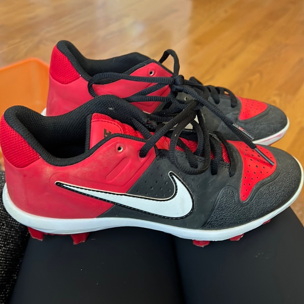 Nike baseball cleats, kids